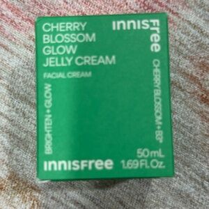 Innisfree Cherry Blossom Glow Jelly Cream - New in box!